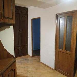 3-Rooms Hostel Yerevan Exterior photo