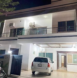 Capri Inn Guest House Islamabad Exterior photo