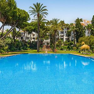Nice Apartment In Marbella With Wifi, Indoor Swimming Pool And Heated Swimming Pool Exterior photo