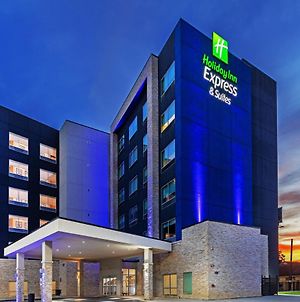 Holiday Inn Express & Suites - Houston - N Downtown, An Ihg Hotel Exterior photo