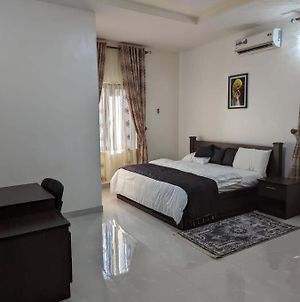 Exclusive 2 Bedroom Service Apartment In The Heart Of Owerri. Exterior photo