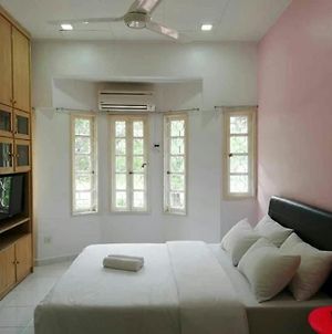 Air Itam 8 Rooms Comfortable Home Stay Ayer Itam Exterior photo