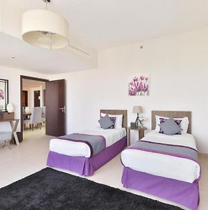 Two Bedroom Apartment On Szr Near Wtc Metro By Luxury Bookings Dubai Exterior photo