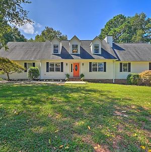 Immaculate Central Villa With Game Room And Deck! Clemson Exterior photo