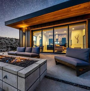 Loft Ledge By Hi Desert Dwellings A Modern Desert Oasis With Hot Tub Fire Pit Bbq And Incredible Endless Views Villa Yucca Valley Exterior photo