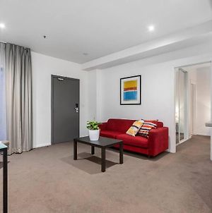 Astral Apartments. Spacious 2 Bed, 2 Bath Apartment In A Great Location. Melbourne Exterior photo