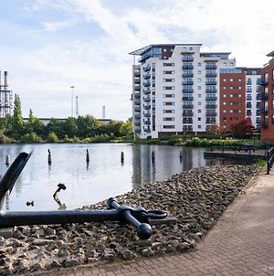 Cardiff Bay Flat With Water Views Apartment Exterior photo