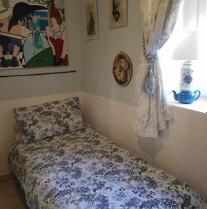 Coosy Single Room Albese Con Cassano Exterior photo