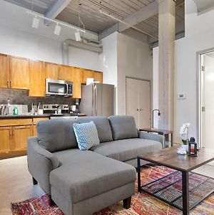 Industrial Loft Apartments In The Beautiful Superior Building Minutes From Firstenergy Stadium 104 Cleveland Exterior photo