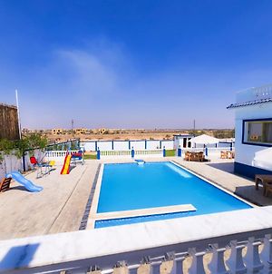 Cozy 6 Bedrooms Private Villa With Pool & Garden Al Qata Exterior photo