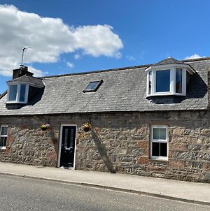 Islas Cottage, A Home In The Heart Of Speyside Dufftown Exterior photo