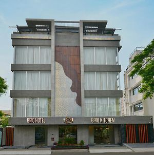 Brio Hotel Kolkata Exterior photo