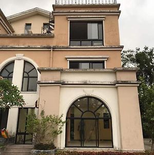 Montusi Villa Raichak Exterior photo