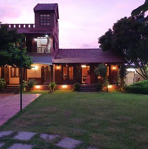 Anchorage - Mesmerizing Villa With Lawn, Bb Court Mahabalipuram Exterior photo