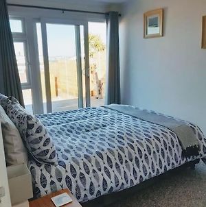 The Getaway - Modern 2 Bedroom Brixham Bungalow With Sea Peeps Exterior photo