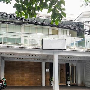 The Unit Residence Jakarta Exterior photo