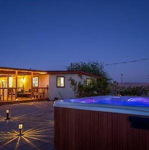 Compound At Jt Desert Escape By Hi Desert Dwellings Hot Tub Fire Pit And Bbq Villa Yucca Valley Exterior photo