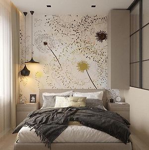 This Elegantly Decorated 3-Bedroom Dubai Exterior photo