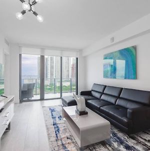 Cozy 1 Bedroom Apartment With Den. City Views Miami Exterior photo