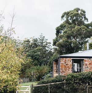 Naivasha Cottage Deloraine Exterior photo