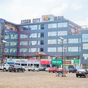 Legon City Mall Short Stay Apartments For Business And Vacation - East Legon Accra Exterior photo