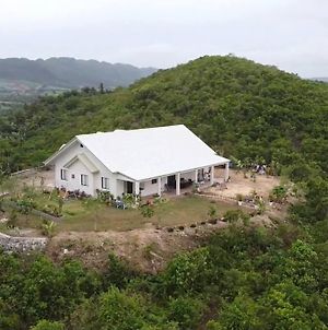 Zen Eco Farm Vacation House, Top Of The Hill Villa Tinubdan  Exterior photo