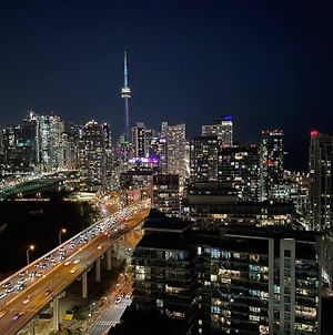 Penthouse With Stunning Views Apartment Toronto Exterior photo