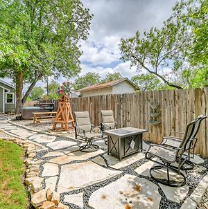Unique Historic Property In Town W- Hot Tub And Firepit Fredericksburg Exterior photo