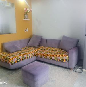 Impeccable Comfortable One Bed Apartment In Accra Exterior photo