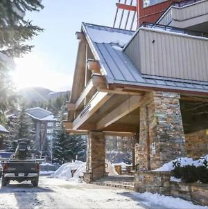 Ski In/Out 2 Bedroom Condo W/ Pool, Jacuzzi, Parking Whistler Exterior photo