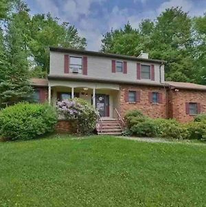 Charming 5 Bedroom Residential Home W/Lots Of Fun Blakeslee Exterior photo