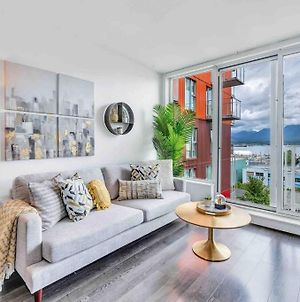 Unreal Mountain&Oceanviews- Strathcona-2Beds1Bath Apartment Vancouver Exterior photo