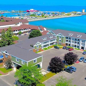Comfort Inn Lakeside Mackinaw City Exterior photo