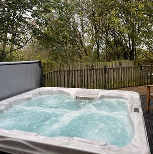 Beautiful 2 Bed Apt With Hot Tub In Blaydon Burn Apartment Exterior photo