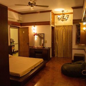 Bedroom In A Vintage Serviced Apartment Dhaka Exterior photo