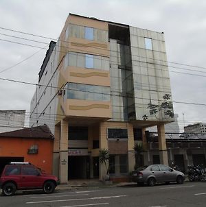 Hotel Queens Guayaquil Exterior photo