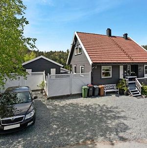Sjarmerende Familievennlig Hus Med 2 Soverom Villa Kristiansand Exterior photo
