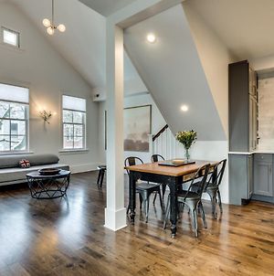 Old Town Chicago At It'S Finest! Pet Friendly & Recently Renovated Top-Floor Condo Has Everything You Need For A Perfect Windy City Getaway Condo Exterior photo