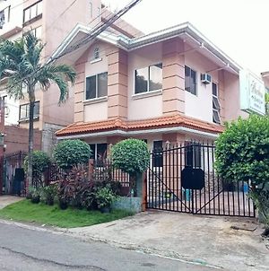 Aberdeen Haus In Mabolo Hotel Cebu Exterior photo