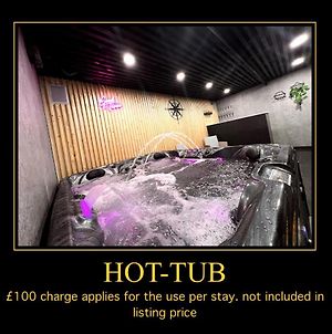Penthouse Style Luxury 2 Bedroom House Has Hot-Tub, Extra Fees Apply Birmingham Exterior photo