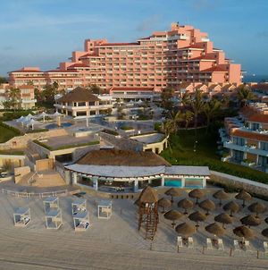 Omni Cancun Hotel And Villas Exterior photo