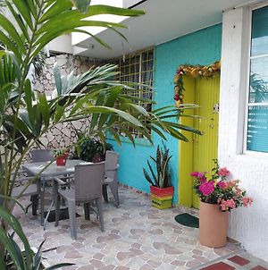 Hostel'S Hellen House Rodadero Sur Gaira Habitacion Familiar Para 5 Personas En Cama 5 Personas Santa Marta  Exterior photo