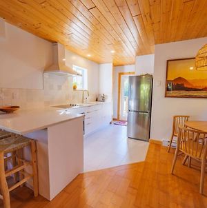 The Perch Modern 2 Bed Cabin With Patio And Hot Tub Villa Ucluelet Exterior photo