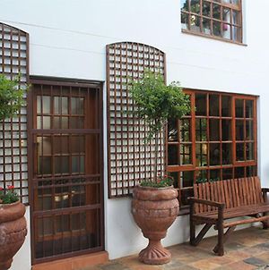 De Stallen Guesthouse Bloemfontein Exterior photo