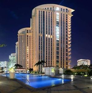 A2J Luxury 1Br Balcony Suite Near Venice Mall Bgc Manila Exterior photo
