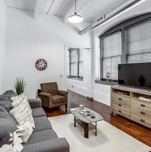 Ny Style Centric Loft With King Bed By Park Ave Apartment Rochester Exterior photo