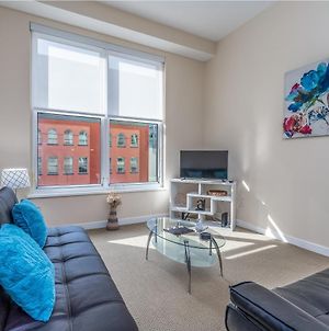 2 Bedroom Apartment Located In Washington Dc'S Penn Quarter Apts Exterior photo