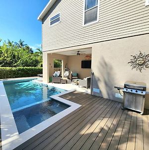 New Bay Dreamin 4 Bedroom Private Pool Spa Beach Front Property Home Anna Maria Island Exterior photo