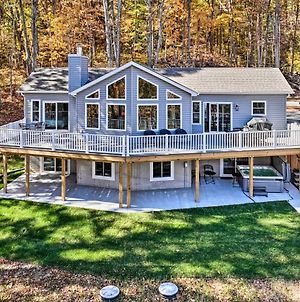 Immaculate Sanctuary with Hot Tub and Fire Pit! Villa Bentonville Exterior photo