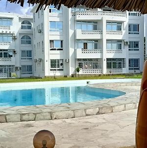 Pahalimzuri Kijani - 1 Bedroom Beach Apartment With Swimming Pool Malindi Exterior photo